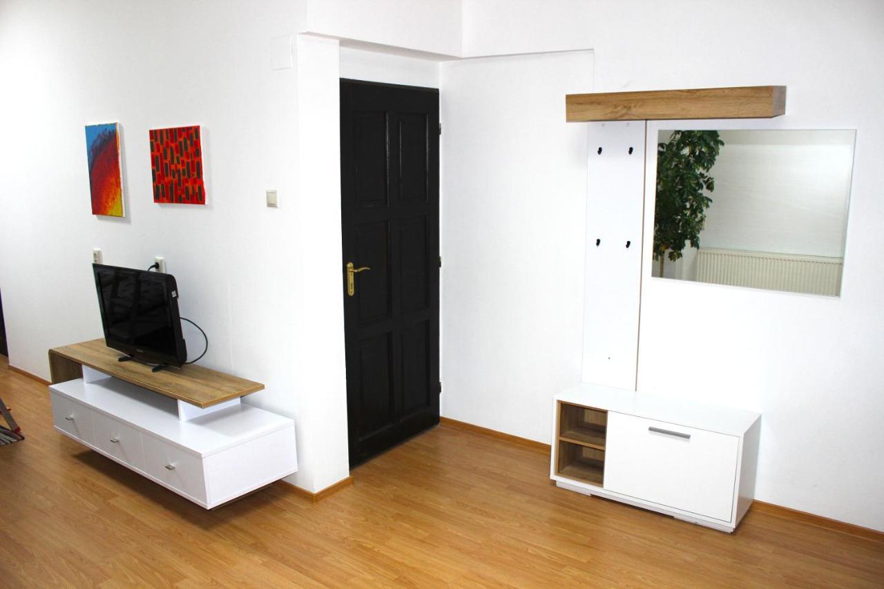 Krasny Priestranny Slnecny Apartman V Centre Mesta Trenčín Exterior foto